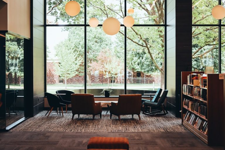 A Comprehensive Guide to Buying Office Chairs Online